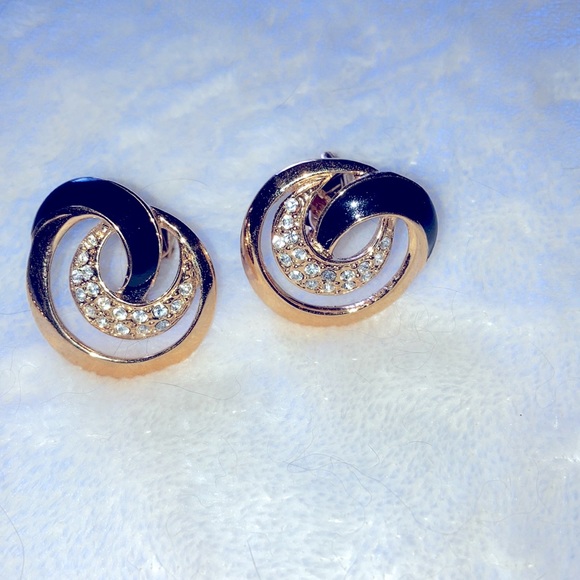 Trifari Necklace and Earrings - Picture 2 of 6